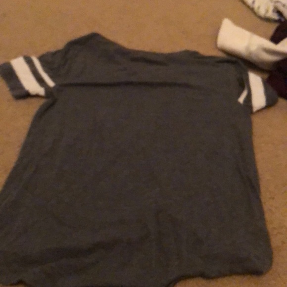 A gray baseball tee - Picture 2 of 2